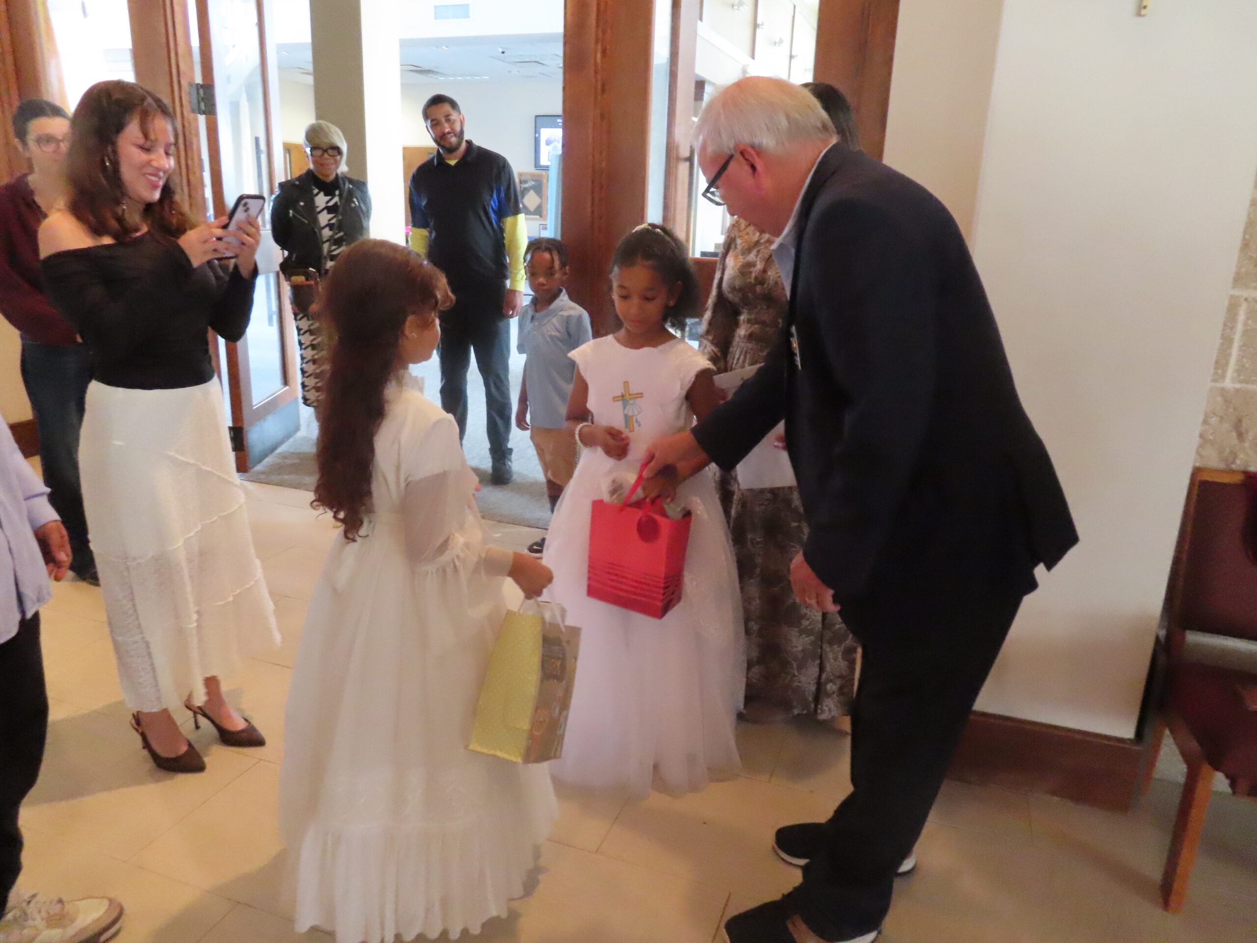 Pat Pepper DGK presenting the gifts from the Knights